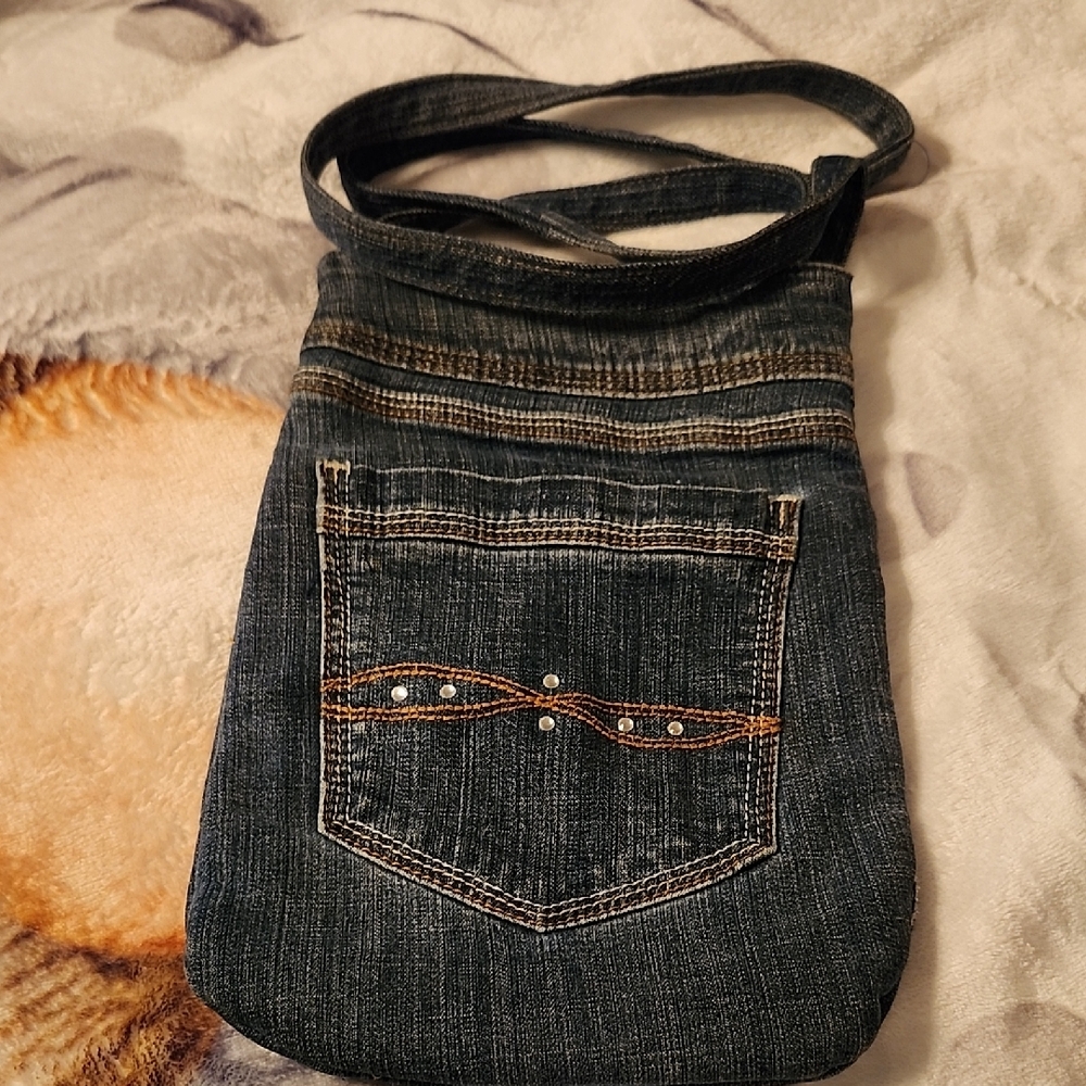 Denim Crossbody Bag with Pocket 1 Zipper.